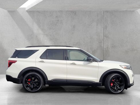 Used 2023 Ford Explorer ST w/ Equipment Group 401A image 3