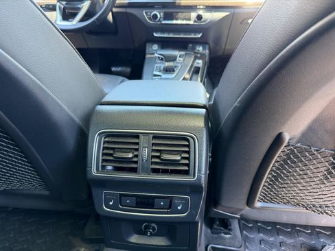 Used 2018 Audi Q5 2.0T Premium Plus w/ Premium Plus Package AWD/4WD image 6