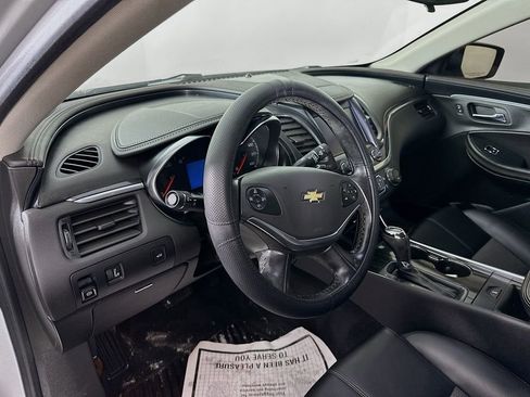 Used 2017 Chevrolet Impala LT image 14
