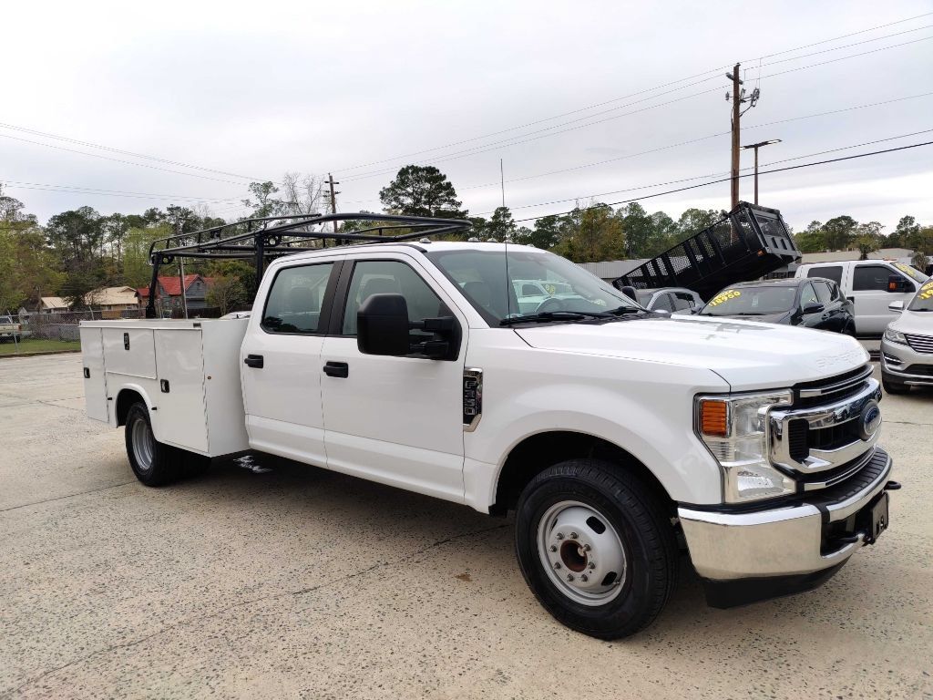Used 2021 Ford F350 XL w/ Power Equipment Group RWD image 3
