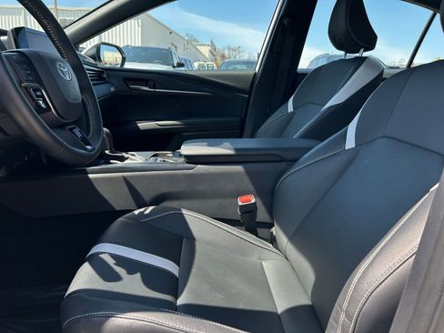 Used 2025 Toyota Camry SE image 22