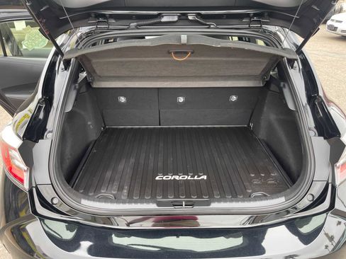 Used 2022 Toyota Corolla Hatchback image 10