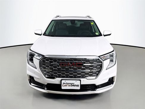 Used 2024 GMC Terrain Denali w/ Denali Premium Package image 4