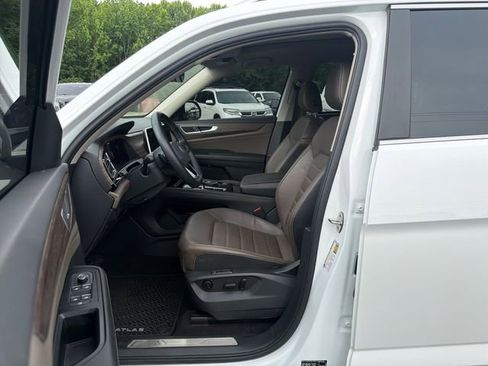 Used 2024 Volkswagen Atlas SEL AWD/4WD image 10