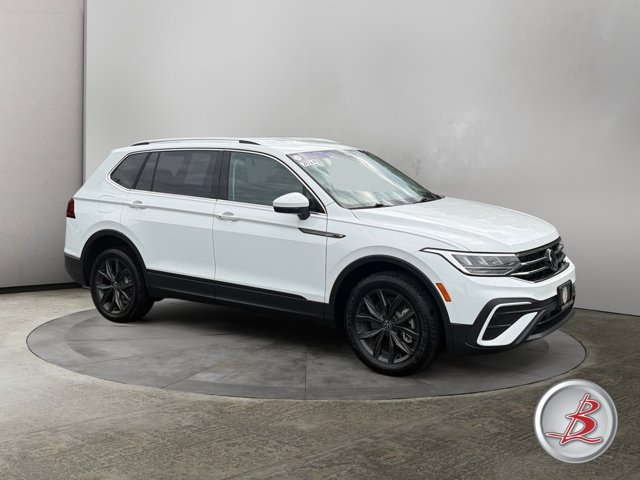 Used 2024 Volkswagen Tiguan SE AWD/4WD image 1