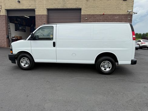 Used 2018 Chevrolet Express 2500 RWD image 16