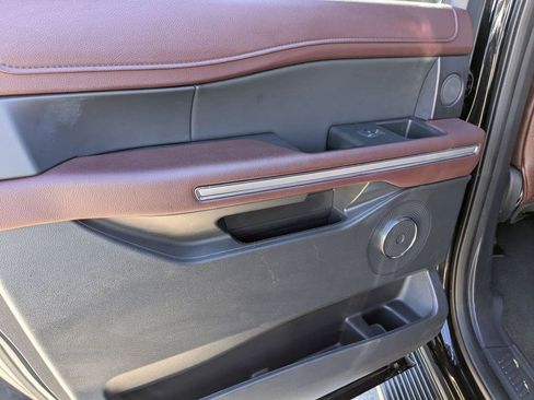 Used 2024 Ford Expedition Max Limited image 24