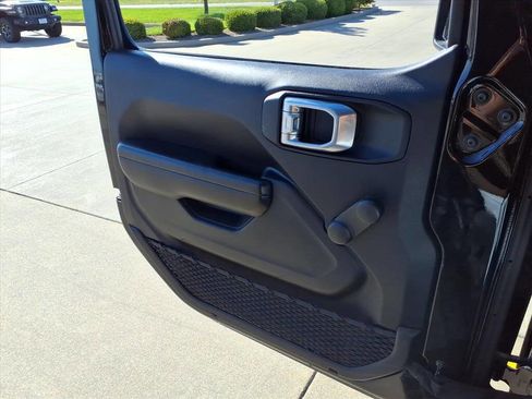 Used 2021 Jeep Wrangler Unlimited Sport image 21