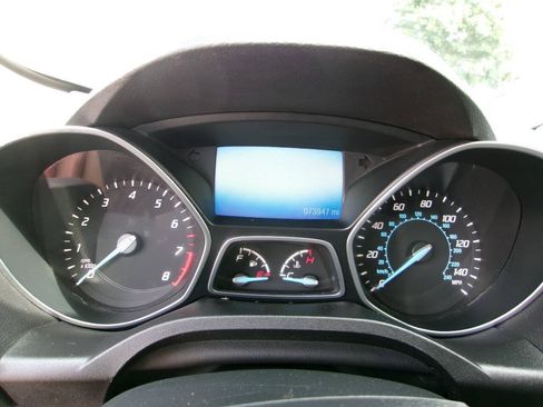 Used 2016 Ford Escape SE w/ Equipment Group 201A AWD/4WD image 9