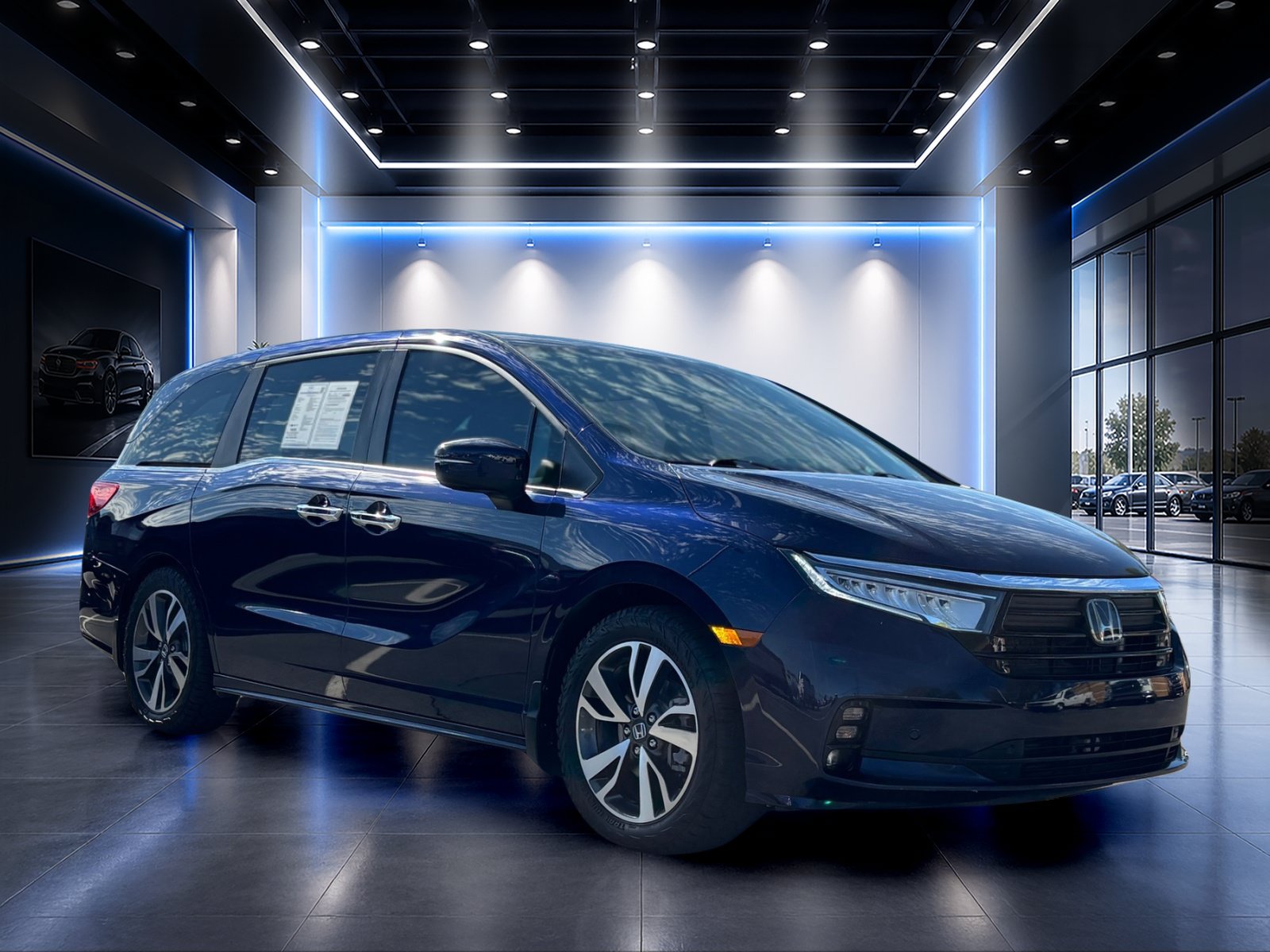 Used 2023 Honda Odyssey Touring image 2
