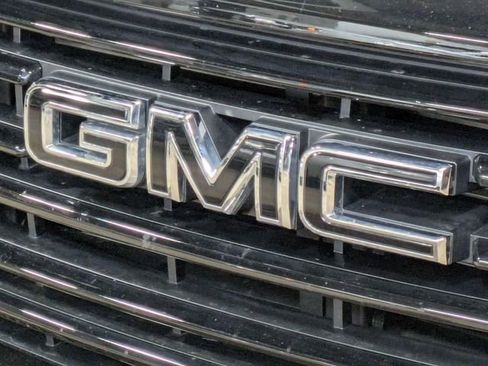Certified 2022 GMC Terrain SLT w/ Elevation Edition AWD/4WD image 9