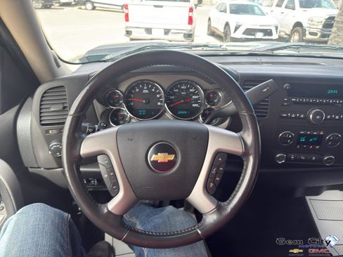 Used 2010 Chevrolet Silverado 2500 LT w/ Interior Plus Package AWD/4WD image 17