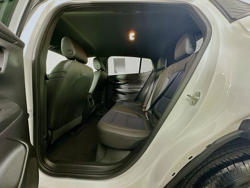 Used 2025 Buick Envista Preferred image 26