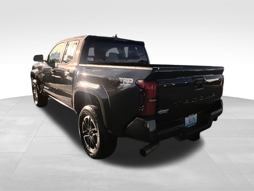 Used 2025 Toyota Tacoma TRD Sport AWD/4WD image 6