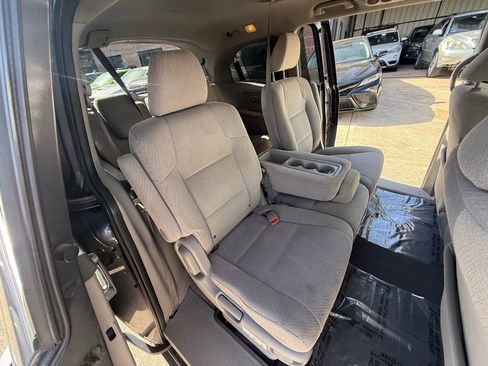 Used 2016 Honda Odyssey SE image 17