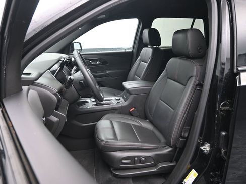Used 2023 Chevrolet Traverse RS image 24