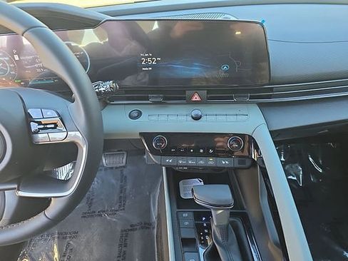 New 2026 Hyundai Elantra Limited image 30