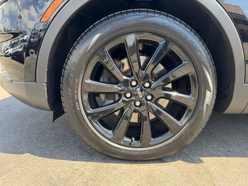 Used 2022 Lincoln Nautilus Reserve AWD/4WD image 11