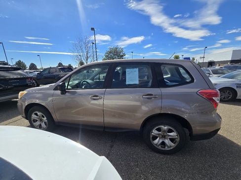 Used 2014 Subaru Forester 2.5i AWD/4WD image 2