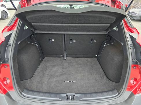 Used 2020 Nissan Kicks SR w/ SR Premium Package FWD image 12