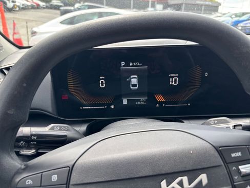 Used 2025 Kia K4 FWD image 35