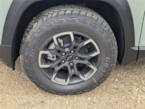 New 2026 Chevrolet Equinox ACTIV w/ Safety and Technology Package image 7