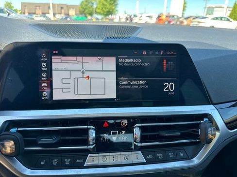 Used 2019 BMW 330i xDrive Sedan w/ Premium Package AWD/4WD image 16