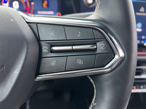 Used 2025 Chevrolet Traverse Z71 w/ Driver Confidence Package image 20