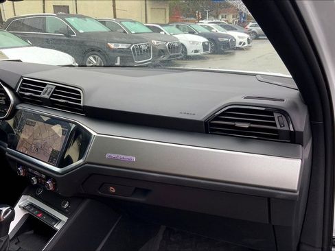 Certified 2024 Audi Q3 2.0T Premium Plus image 19