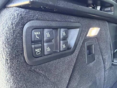 Used 2026 BMW X7 xDrive40i w/ M Sport Package AWD/4WD image 7