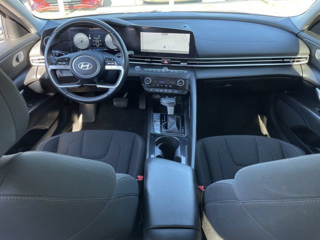 Used 2024 Hyundai Elantra SEL w/ Convenience Package FWD image 9