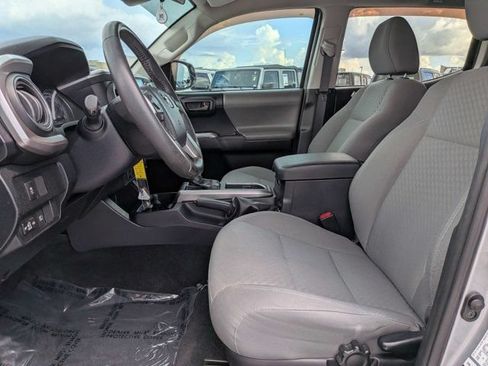 Used 2020 Toyota Tacoma SR5 w/ SR5 Appearance Package (SM) RWD image 19