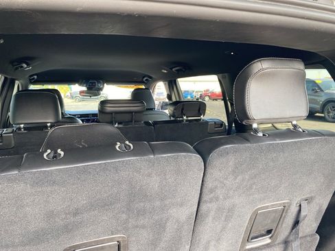 Used 2024 Jeep Grand Cherokee L Altitude image 11