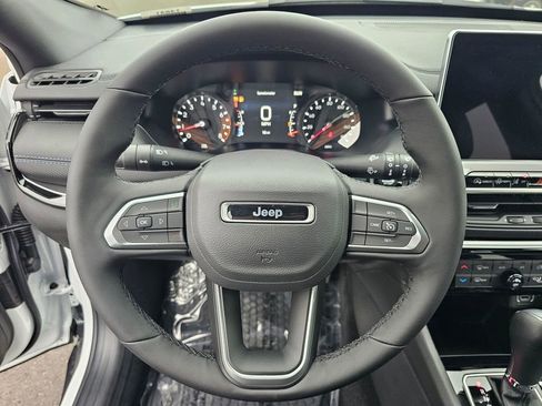 New 2026 Jeep Compass Latitude w/ Sun and Sound Group AWD/4WD image 17