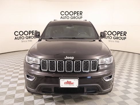 Used 2021 Jeep Grand Cherokee Laredo w/ Security & Convenience Group RWD image 9