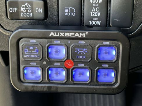 Used 2023 Toyota Tacoma TRD Sport image 19