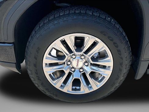 Used 2026 GMC Sierra 1500 Denali w/ Technology Package AWD/4WD image 9