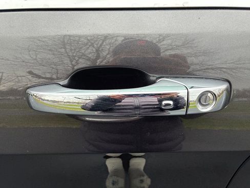 Used 2021 Jeep Grand Cherokee Limited image 16