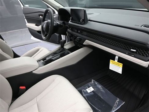 New 2025 Honda Accord SE image 28