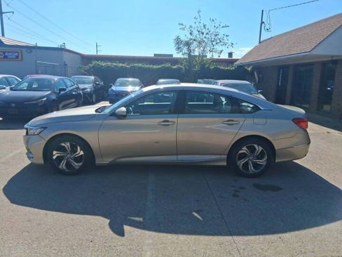 Used 2018 Honda Accord EX image 10