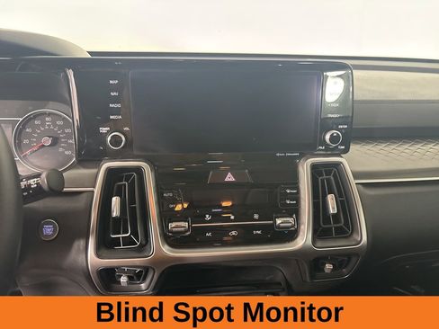 Used 2022 Kia Sorento S image 14
