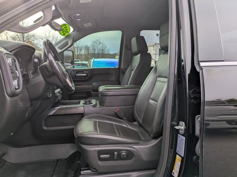 Used 2022 GMC Sierra 3500 Denali w/ Denali Black Diamond Edition image 12