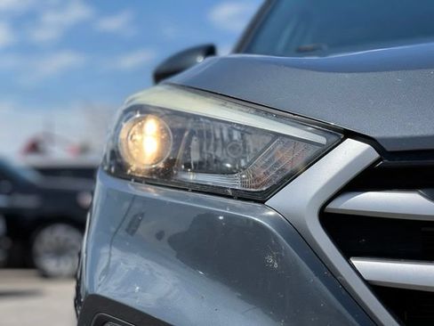 Used 2017 Hyundai Tucson SE w/ SE Popular Package 02 AWD/4WD image 12