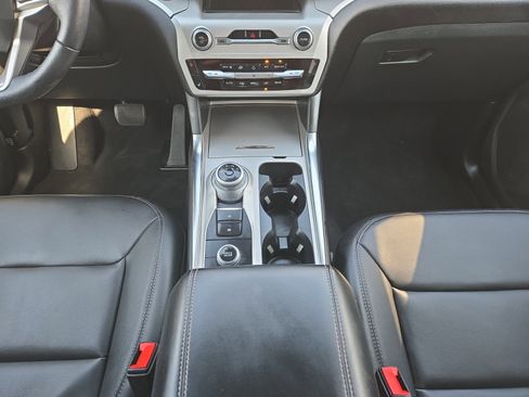 Certified 2022 Ford Explorer XLT w/ Equipment Group 202A image 21