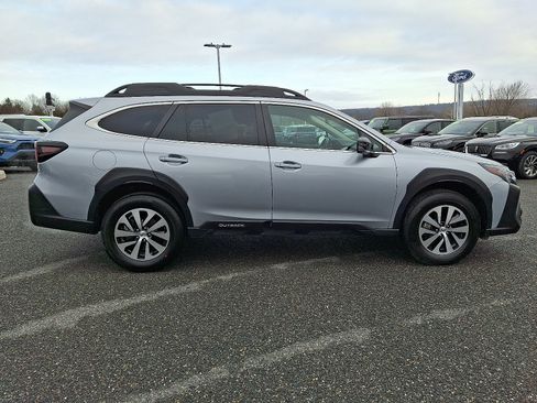 Used 2024 Subaru Outback Premium image 7