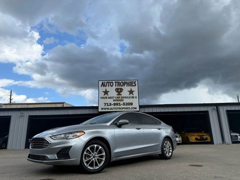 Used 2020 Ford Fusion SE FWD image 29