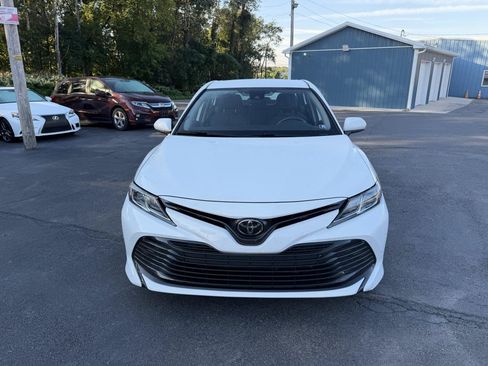 Used 2019 Toyota Camry LE FWD image 2