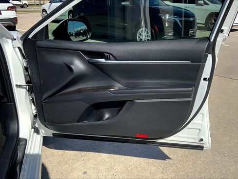 Used 2021 Toyota Camry SE w/ Convenience Package image 22