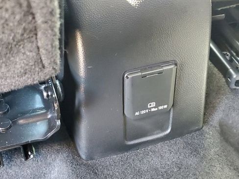 Used 2022 Chevrolet Trax LT w/ LT Convenience Package image 25