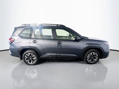 Used 2025 Subaru Forester AWD/4WD image 9